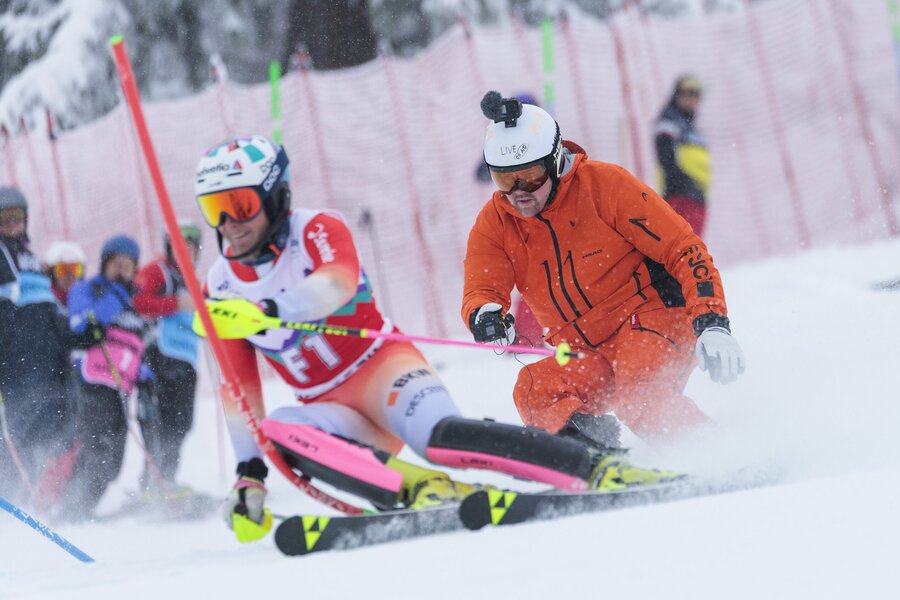 Marc Berthod als Kamerafahrer im Slalom